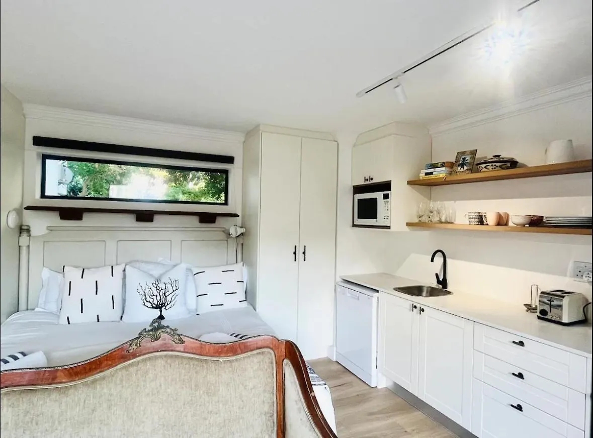 Apartment Centrally Located Garden Cottage Cape Town South Africa