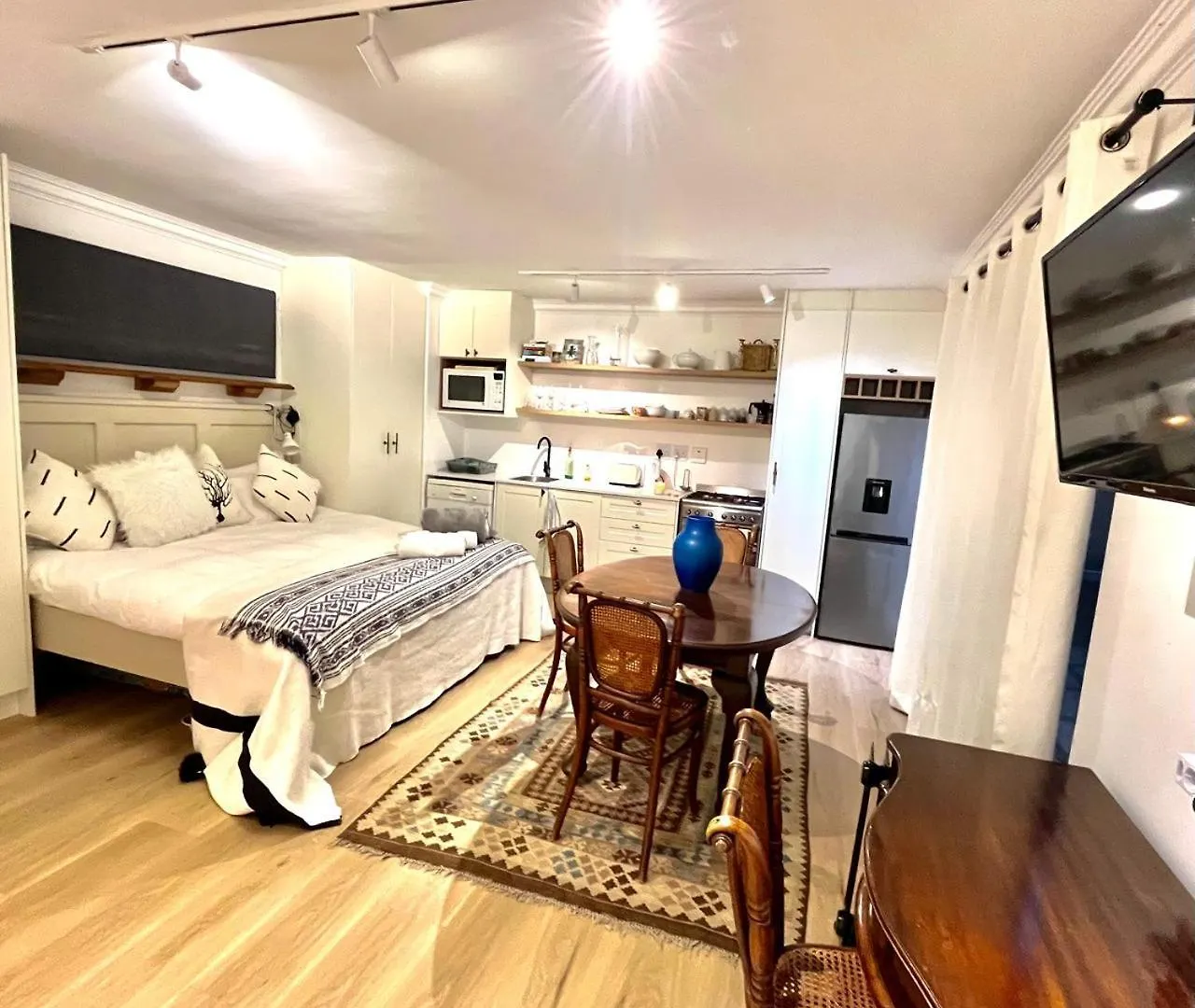 Centrally Located Garden Cottage Cape Town location