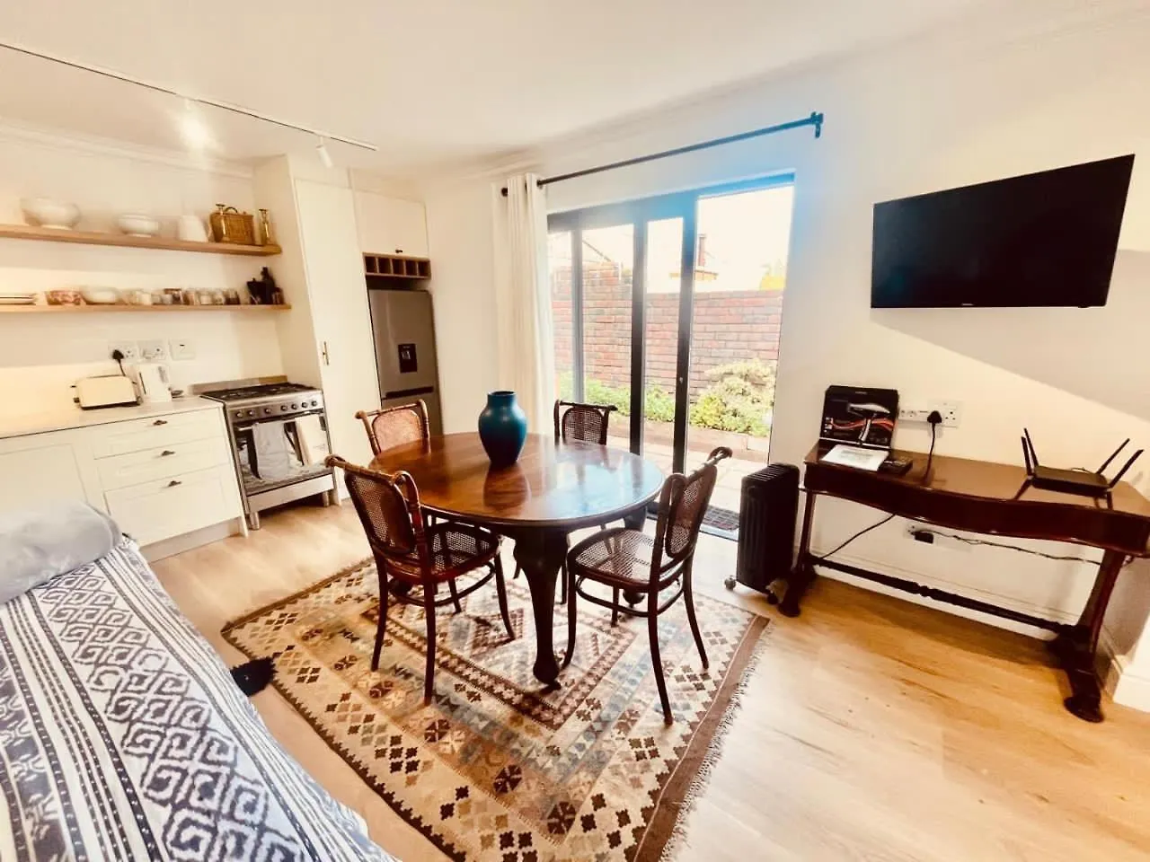 Centrally Located Garden Cottage Cape Town