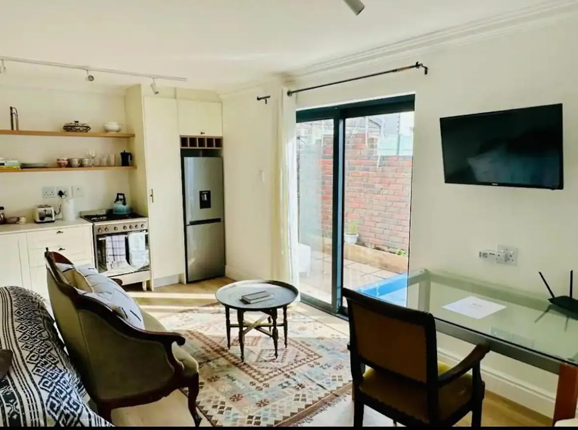Centrally Located Garden Cottage Cape Town South Africa