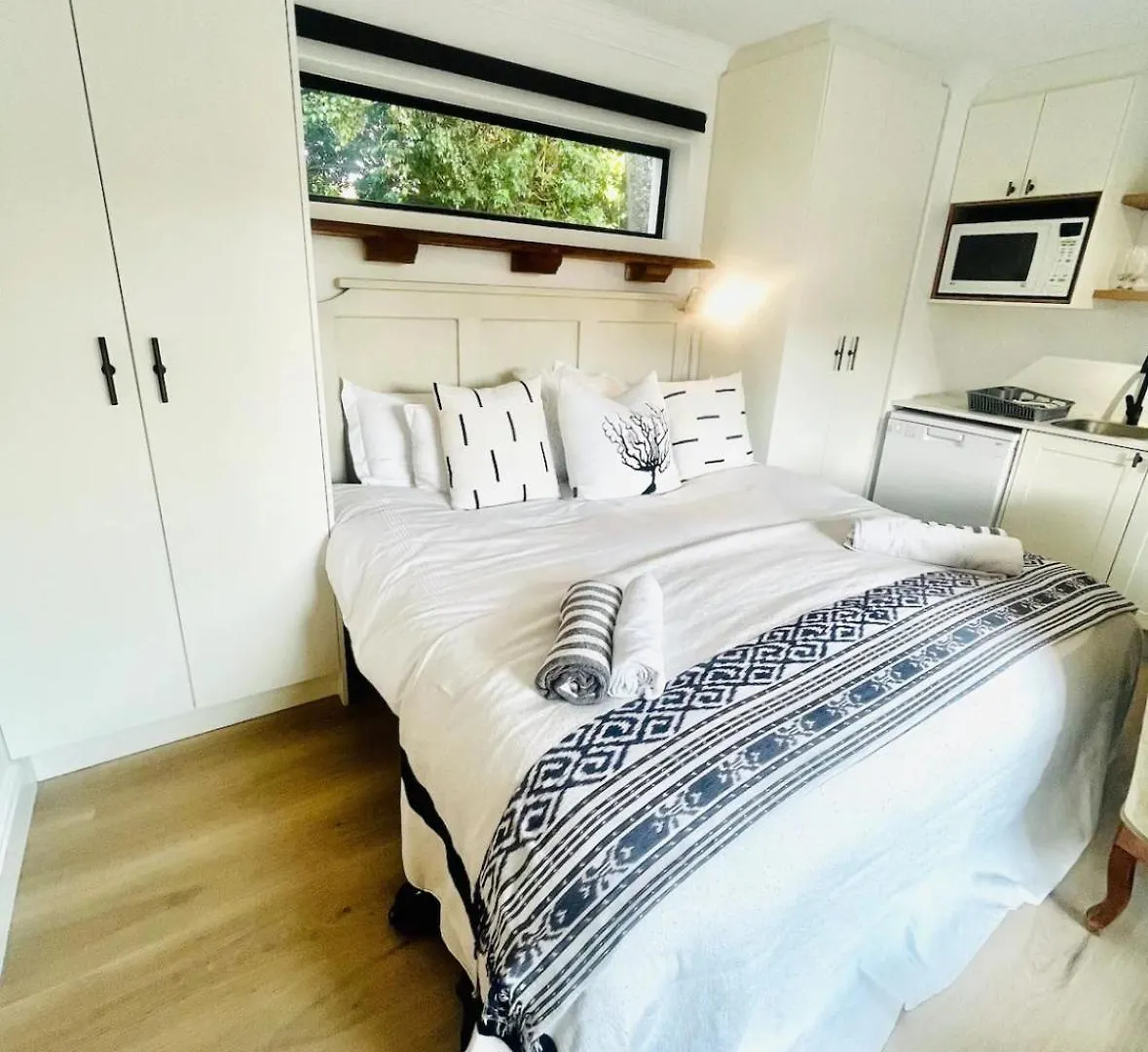 Centrally Located Garden Cottage Cape Town 0*,  South Africa